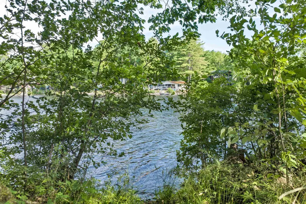 19 Canal Street Meredith NH 03253