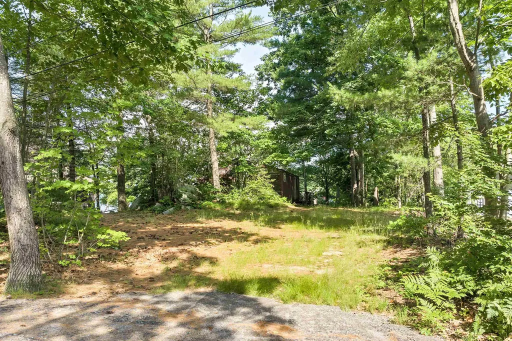 19 Canal Street Meredith NH 03253