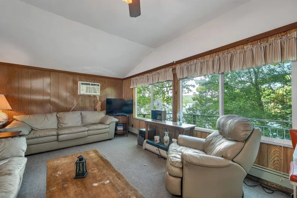 19 Canal Street Meredith NH 03253