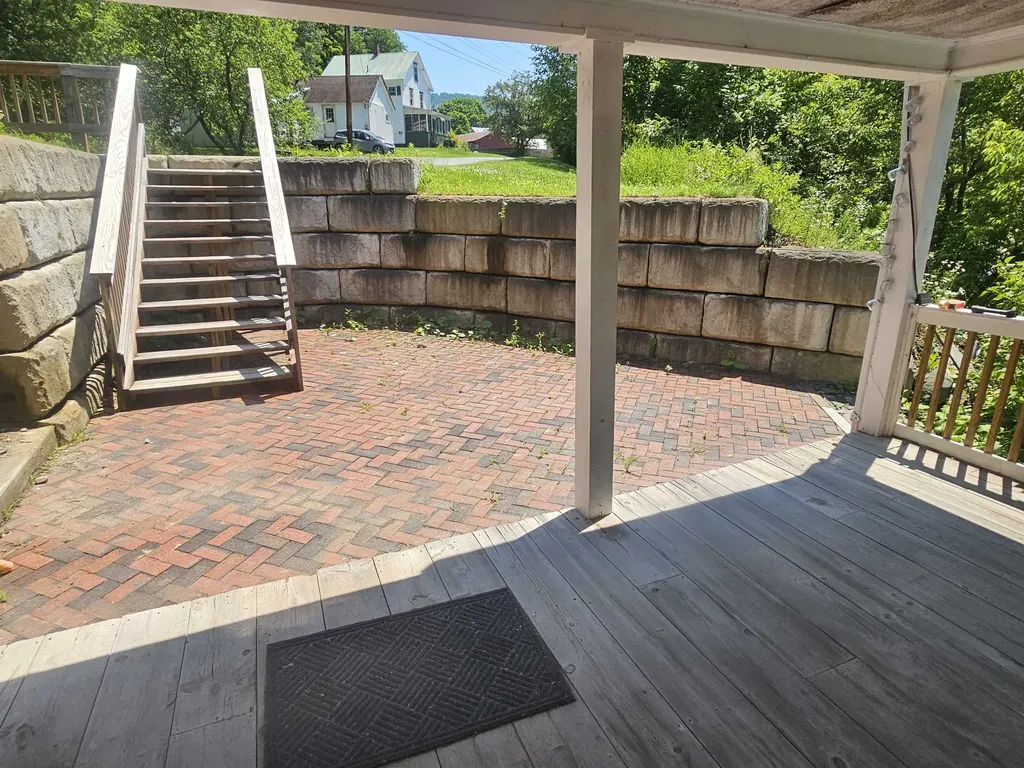 81 Assisqua Avenue St. Johnsbury VT 05819