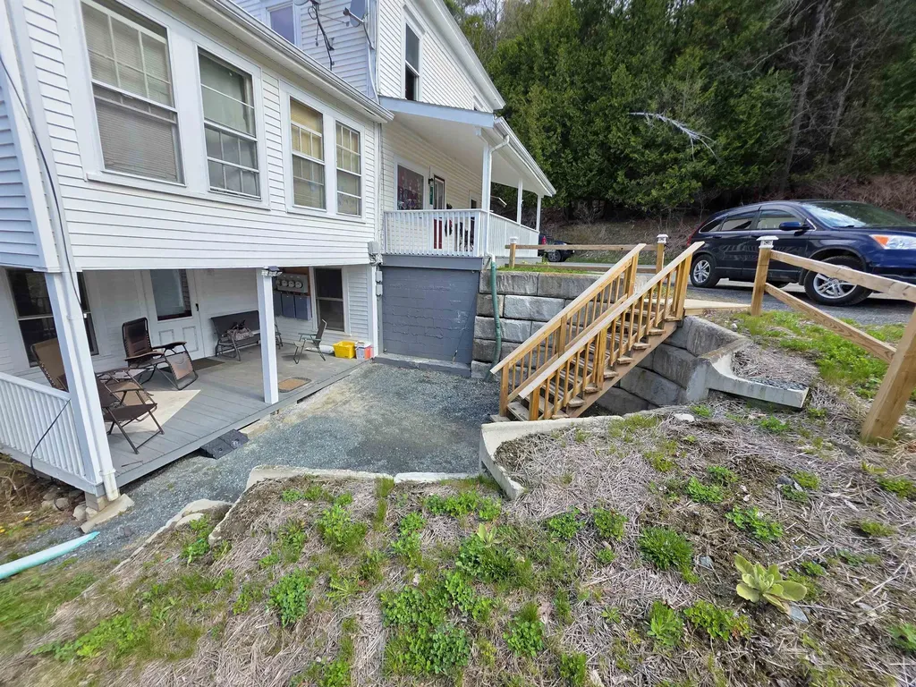 81 Assisqua Avenue St. Johnsbury VT 05819