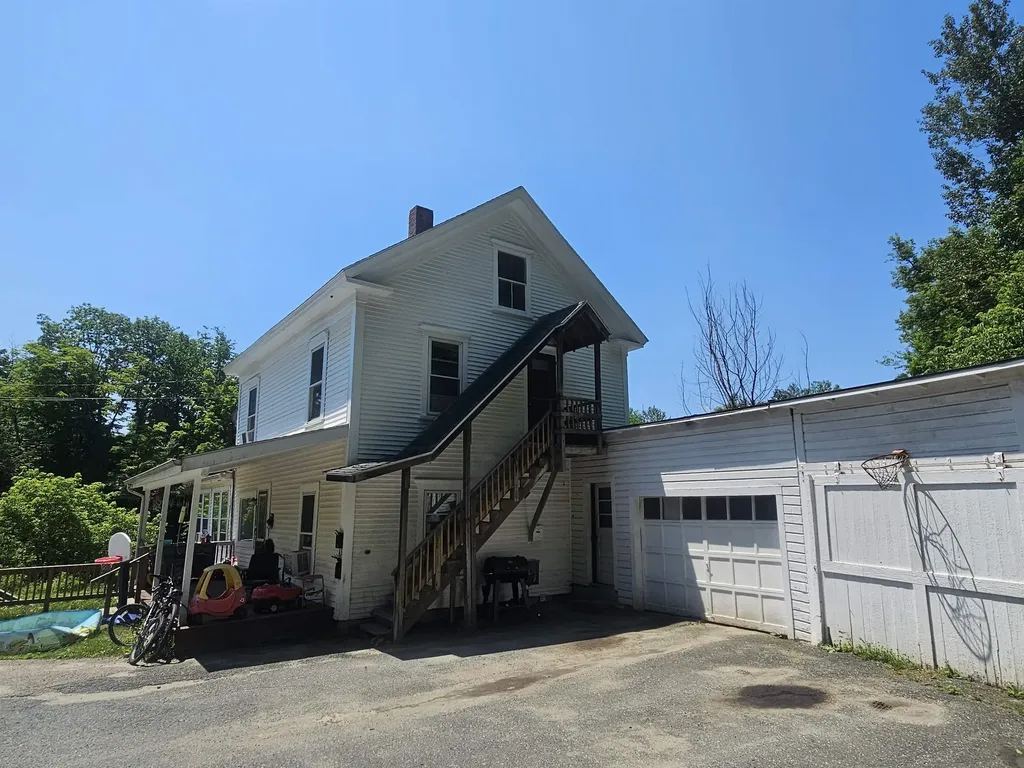 81 Assisqua Avenue St. Johnsbury VT 05819