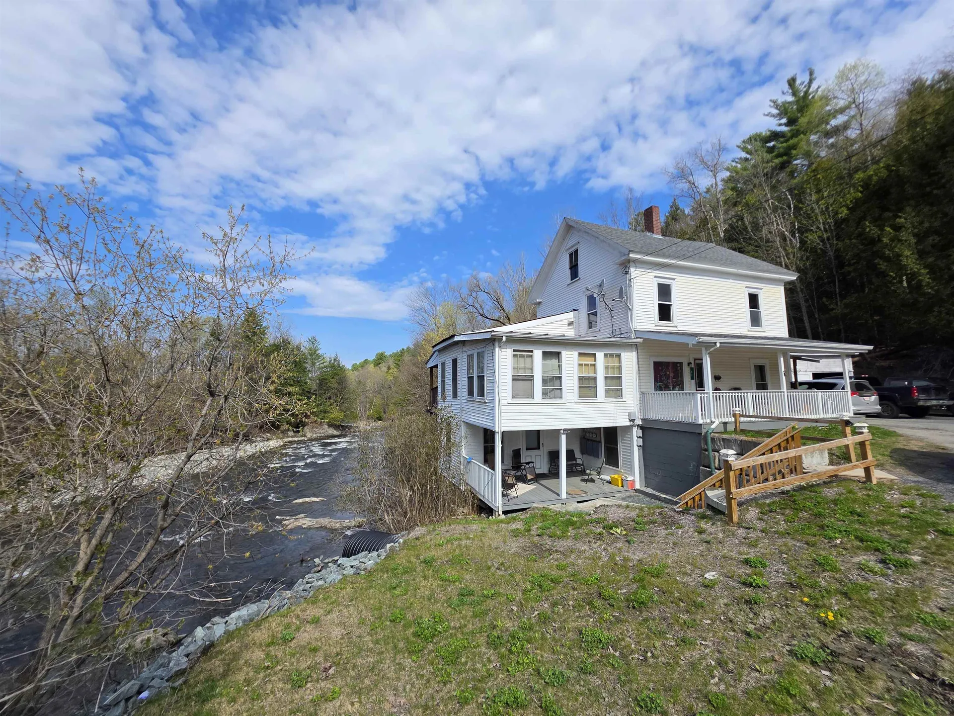 81 Assisqua Avenue St. Johnsbury VT 05819