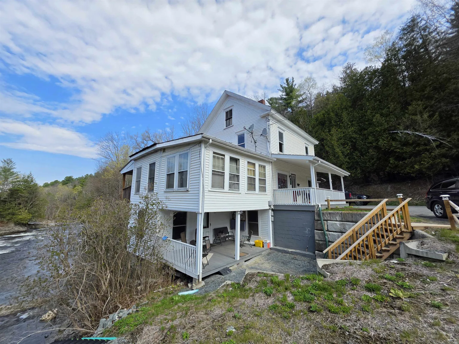 81 Assisqua Avenue St. Johnsbury VT 05819