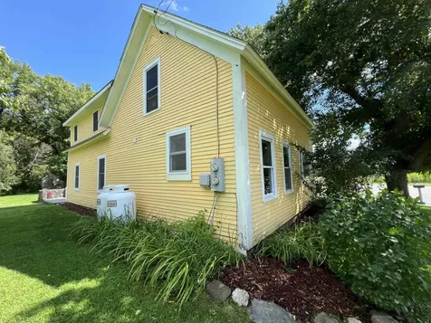 95 Windsor Road Claremont NH 03743