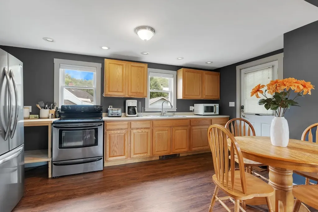 468 Vt Route 103 S Chester VT 05143-9461