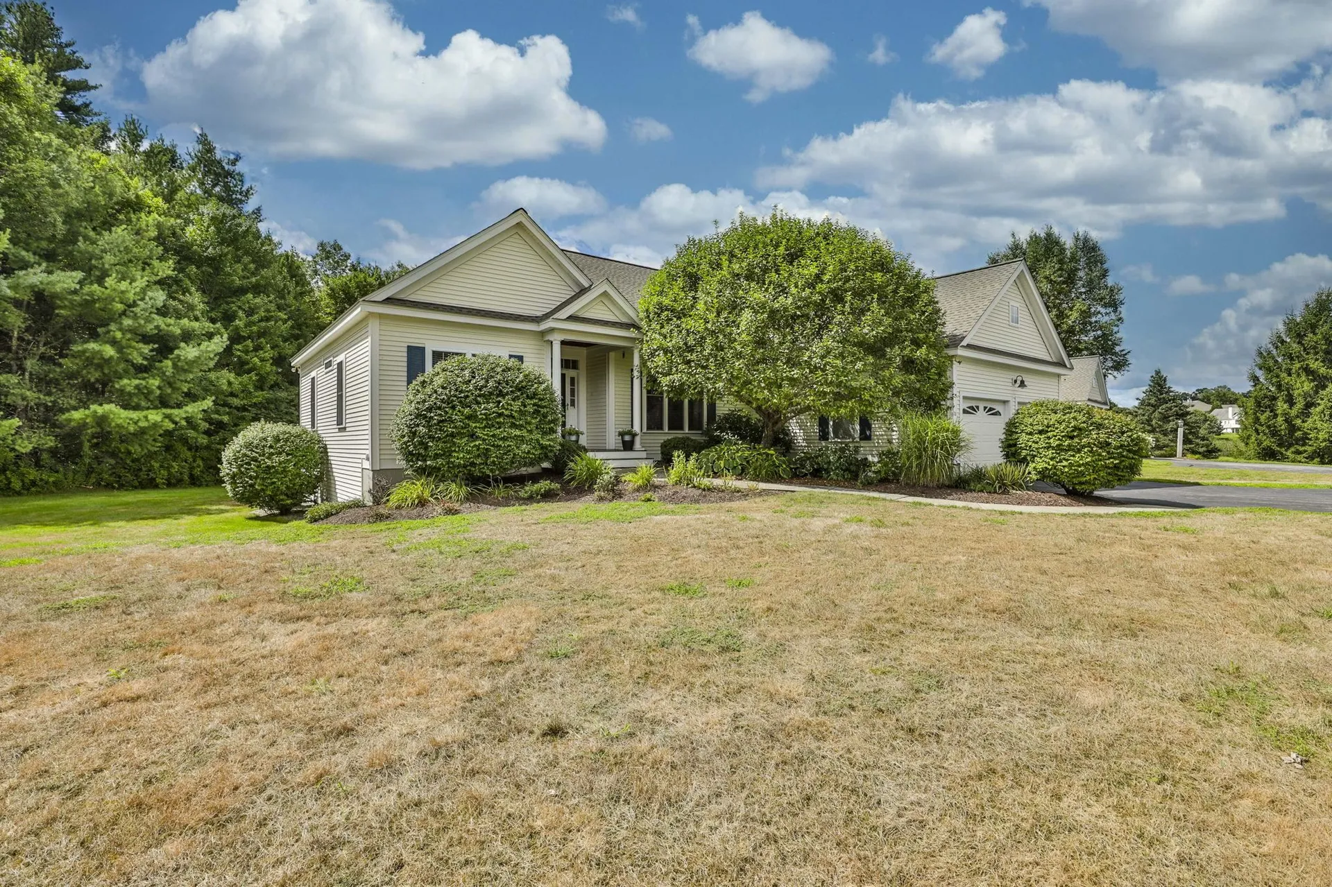 21 Cabot Lane Bedford NH 03110