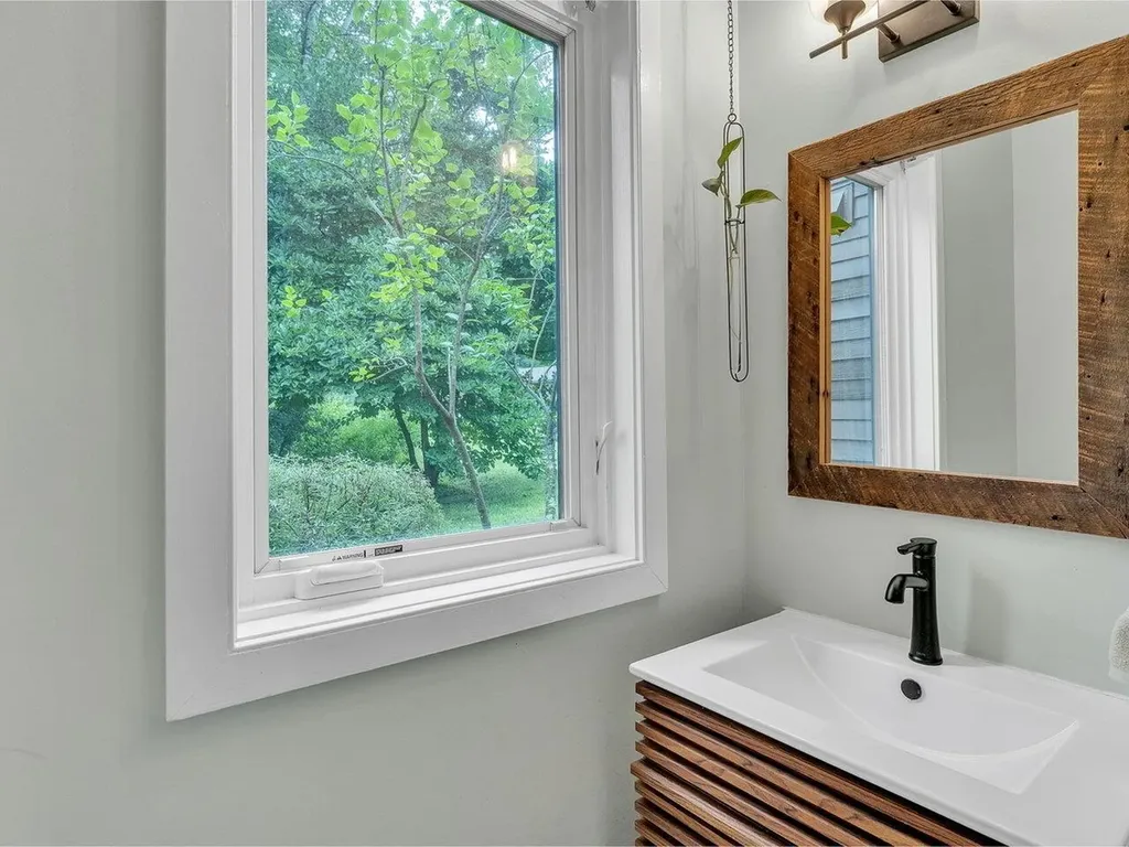 380 Acorn Lane Shelburne VT 05482