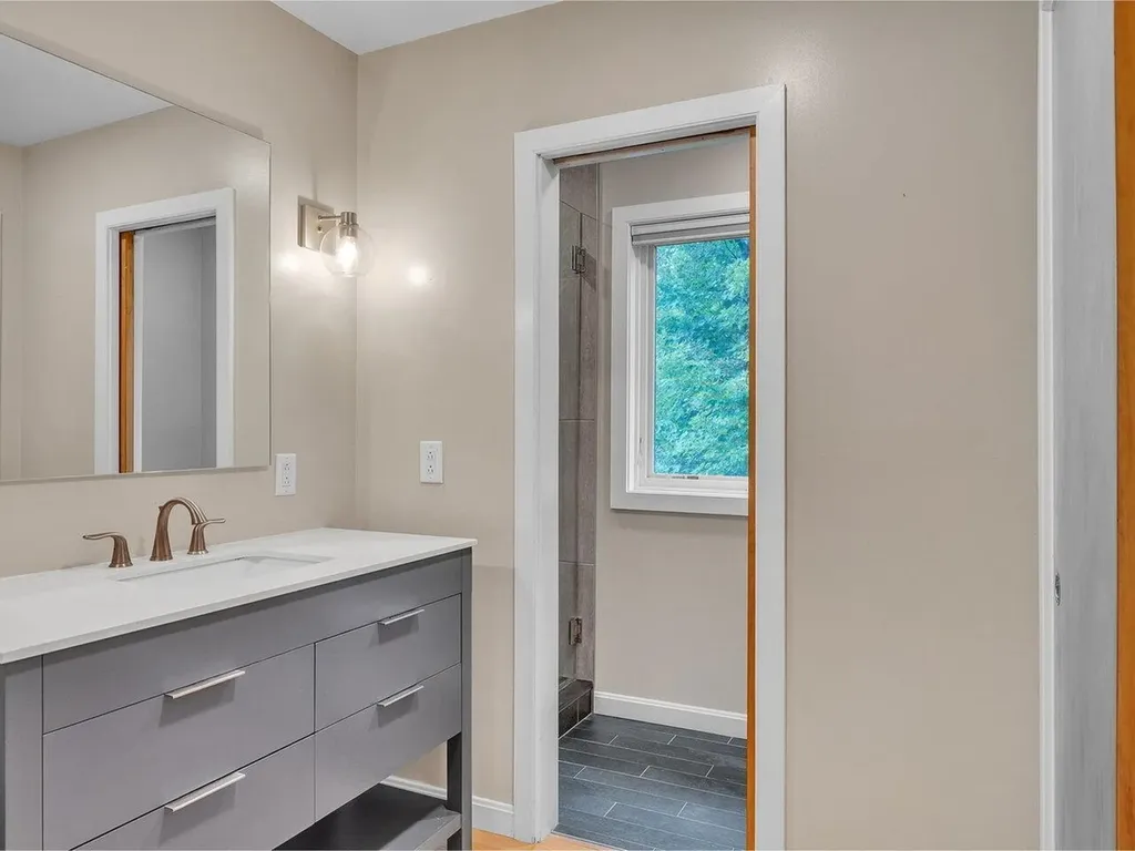 380 Acorn Lane Shelburne VT 05482