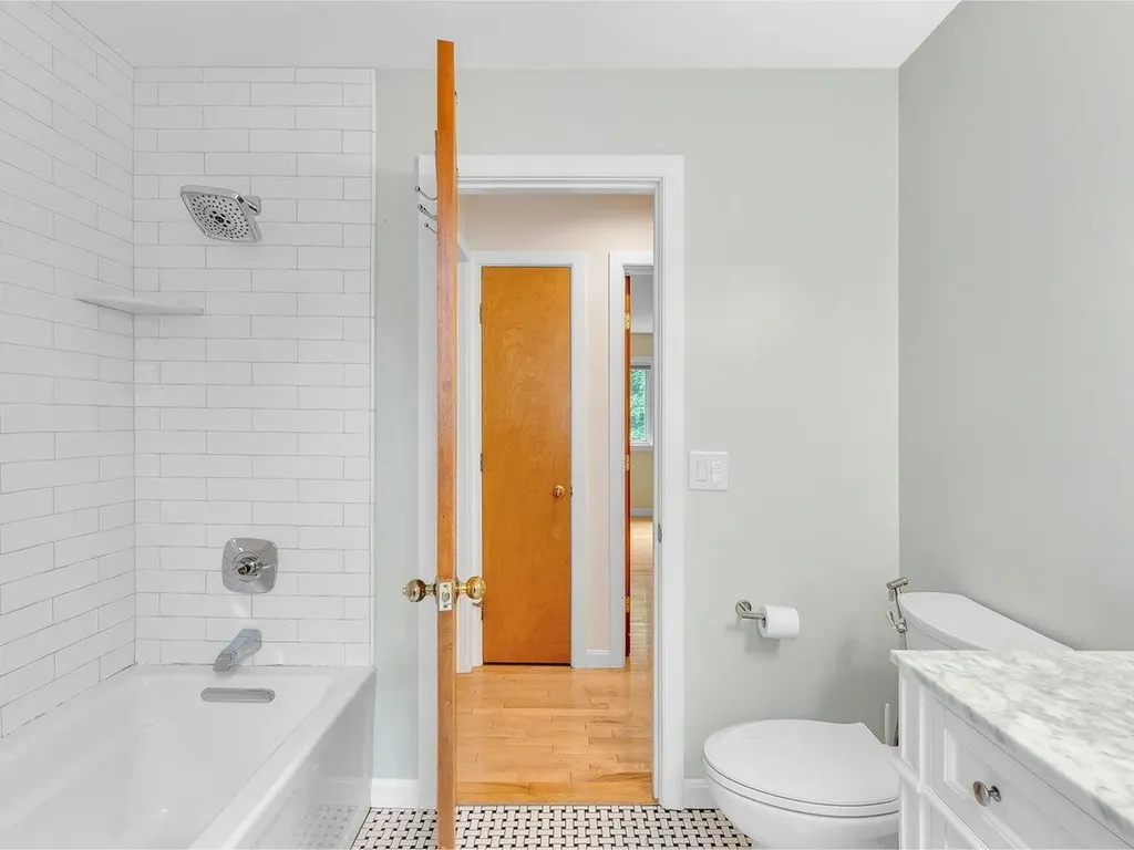 380 Acorn Lane Shelburne VT 05482