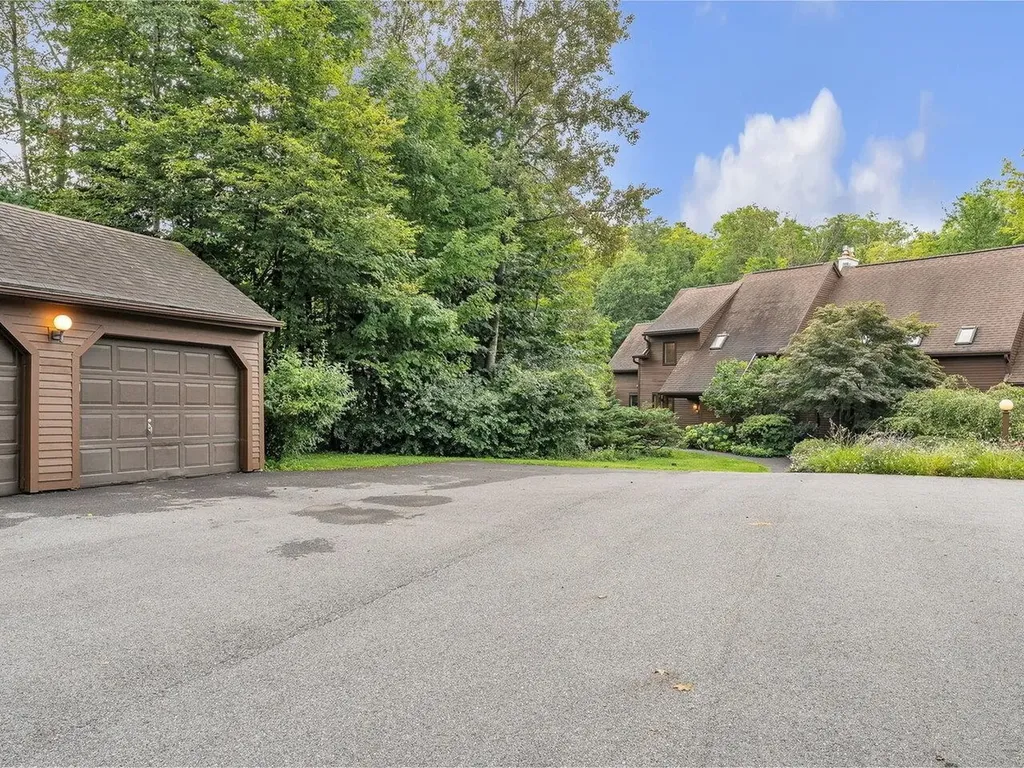380 Acorn Lane Shelburne VT 05482