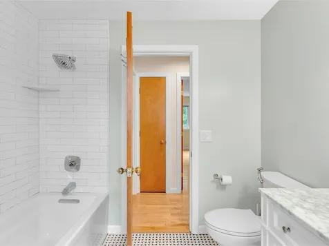 380 Acorn Lane Shelburne VT 05482