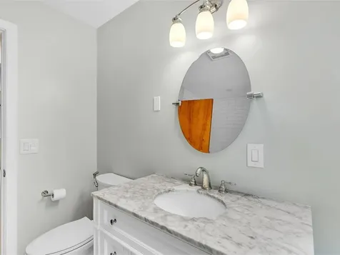 380 Acorn Lane Shelburne VT 05482