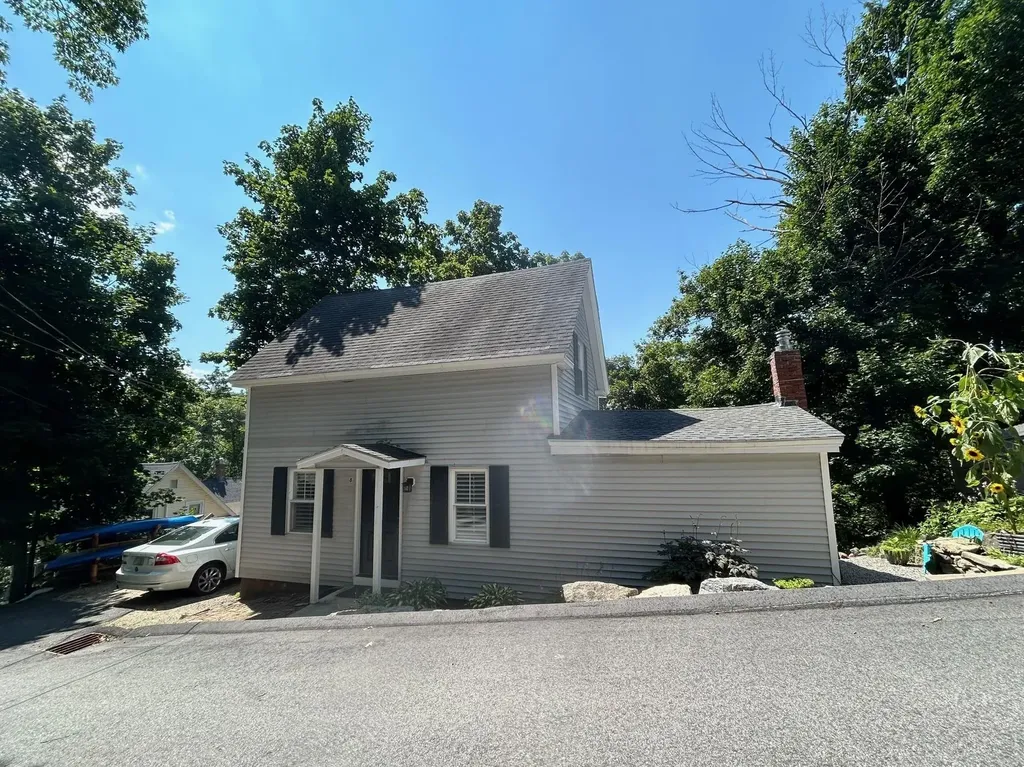 8 High Street Wolfeboro NH 03894