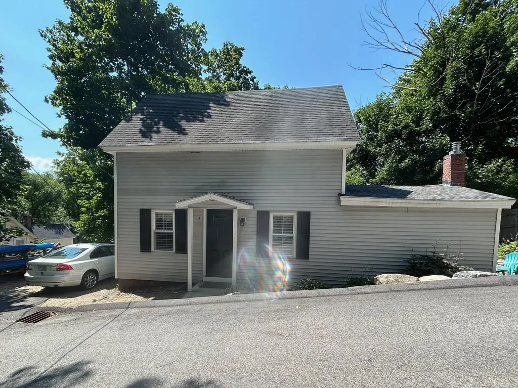 8 High Street Wolfeboro NH 03894