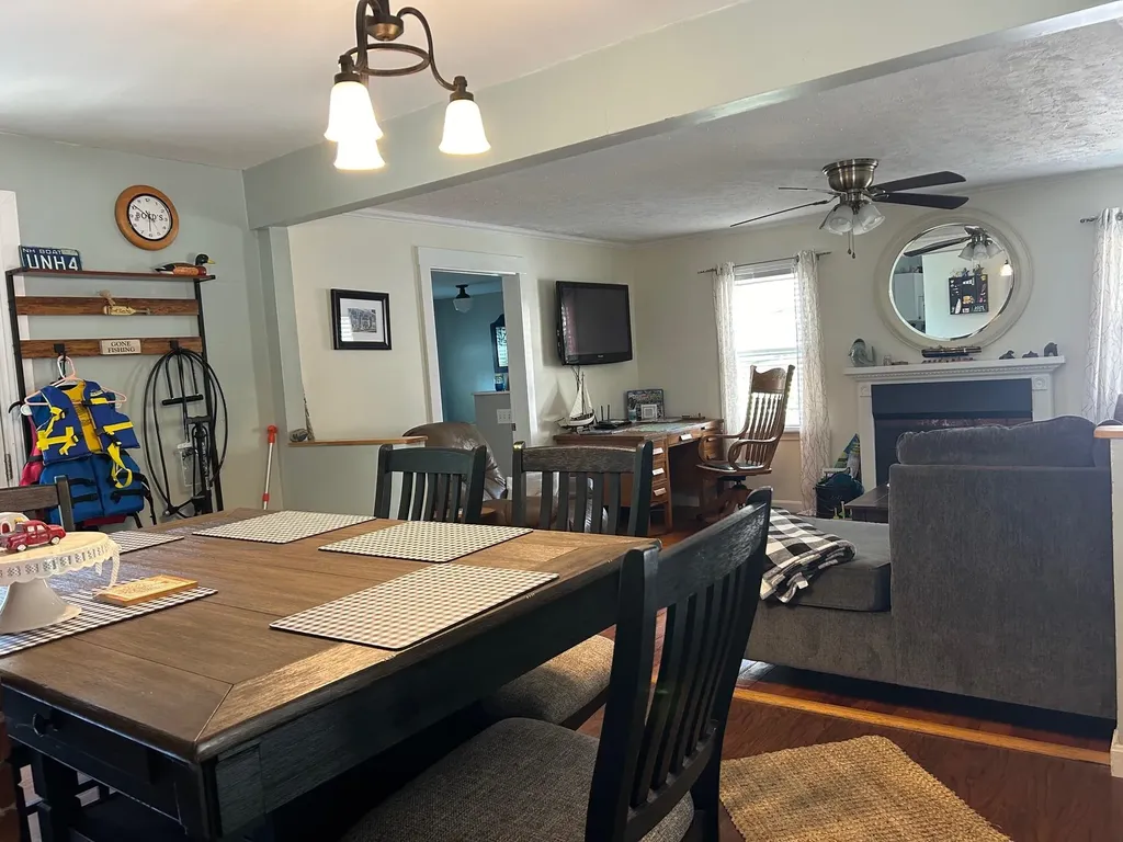 8 High Street Wolfeboro NH 03894