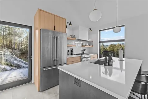 129 Eloise Lane Stowe VT 05672