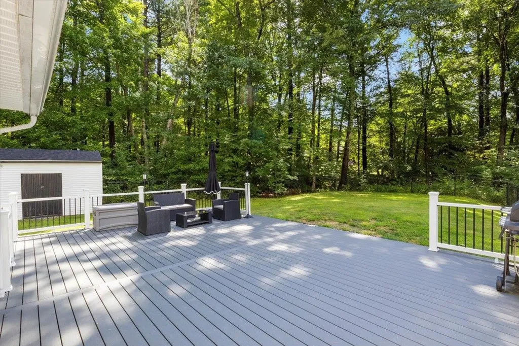 4 Allison Lane Derry NH 03038