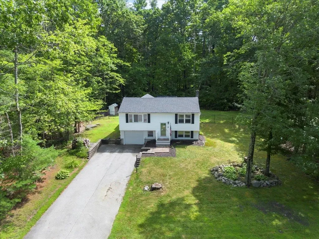 4 Allison Lane Derry NH 03038