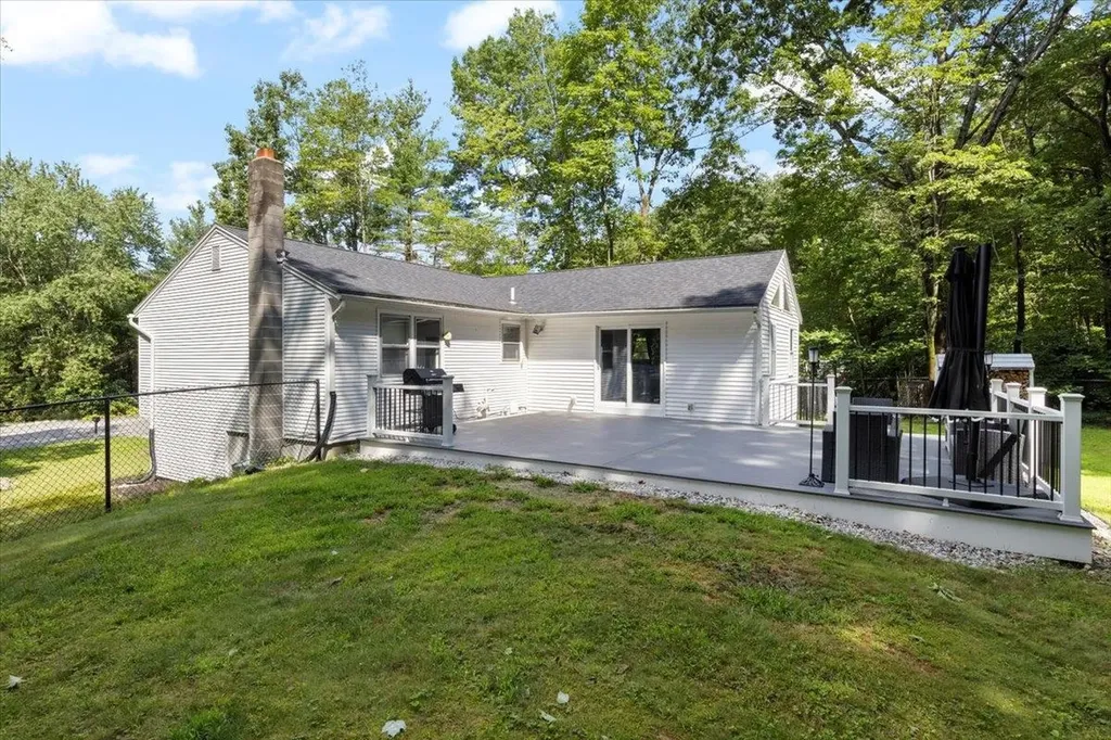 4 Allison Lane Derry NH 03038