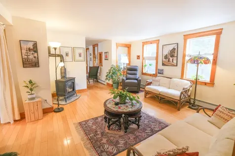 8 Pleasant Street Ludlow VT 05149