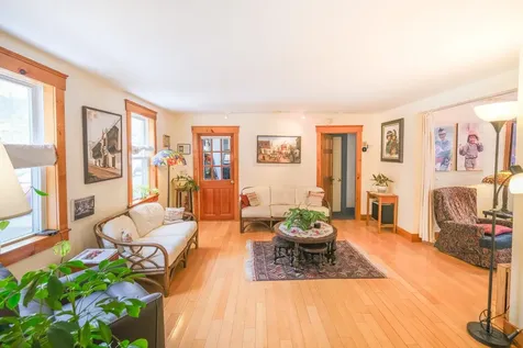 8 Pleasant Street Ludlow VT 05149