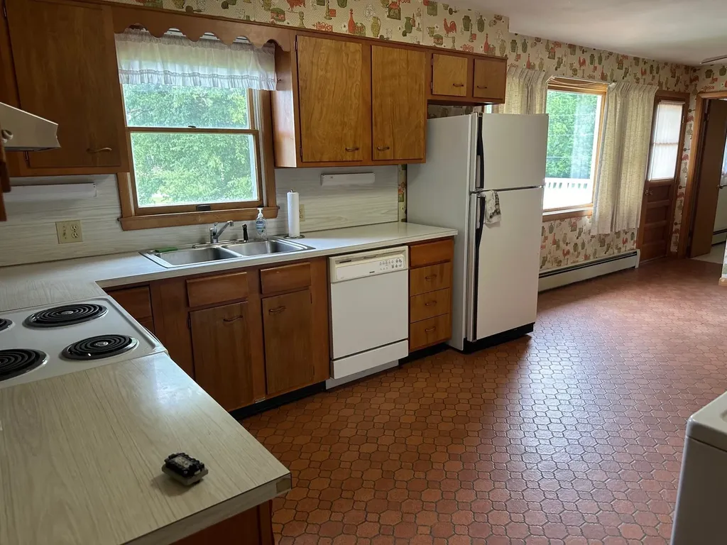 6102 Vt Route 17 W Addison VT 05491