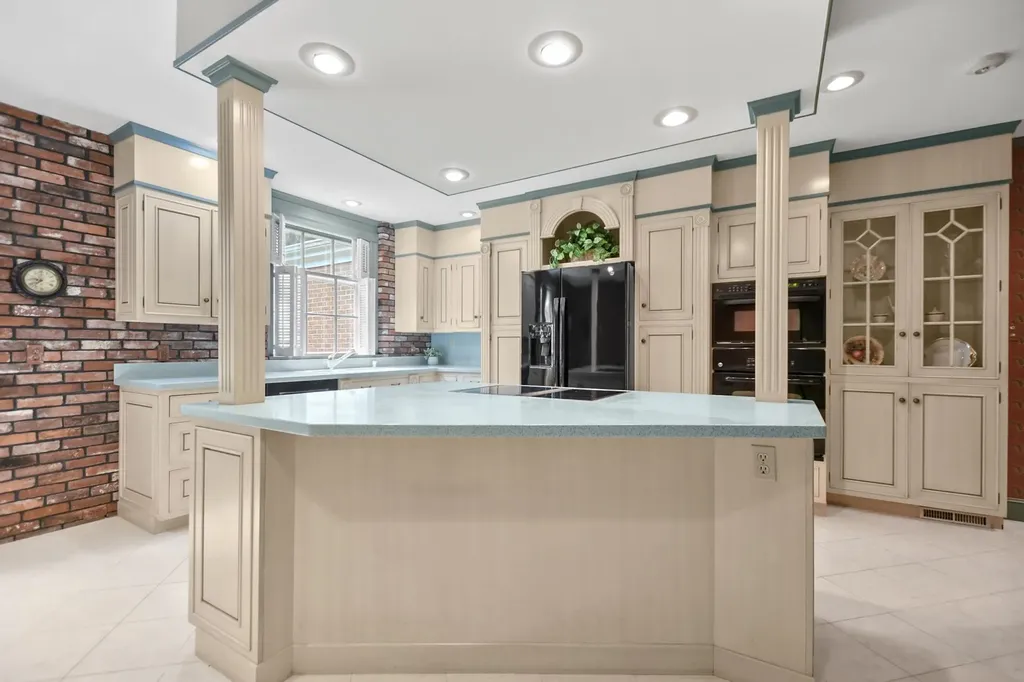 120 Ledgewood Road Manchester NH 03104