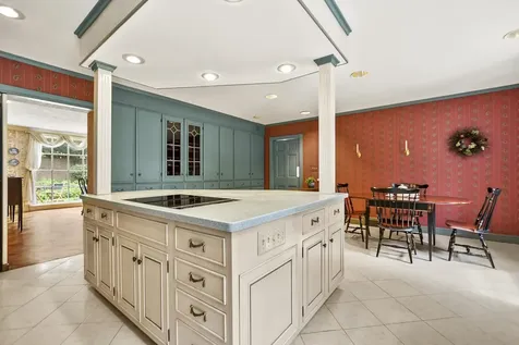 120 Ledgewood Road Manchester NH 03104