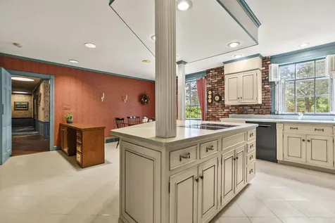 120 Ledgewood Road Manchester NH 03104