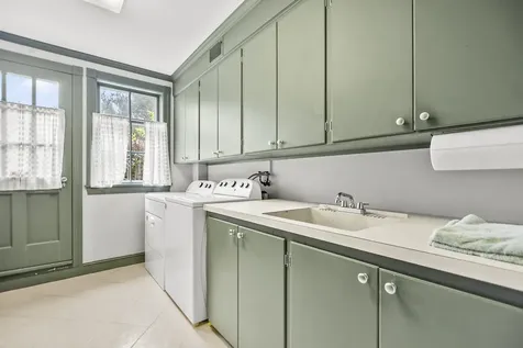 120 Ledgewood Road Manchester NH 03104