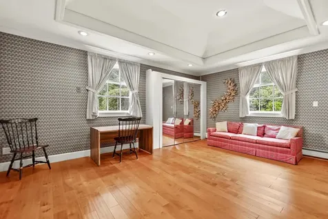 120 Ledgewood Road Manchester NH 03104