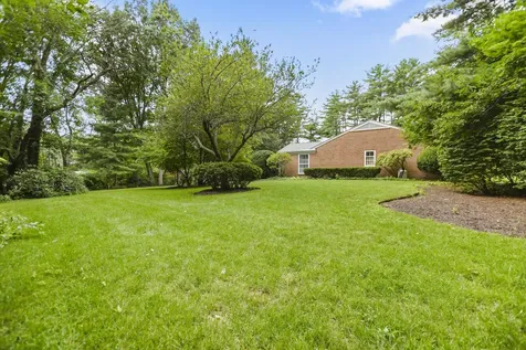 120 Ledgewood Road Manchester NH 03104