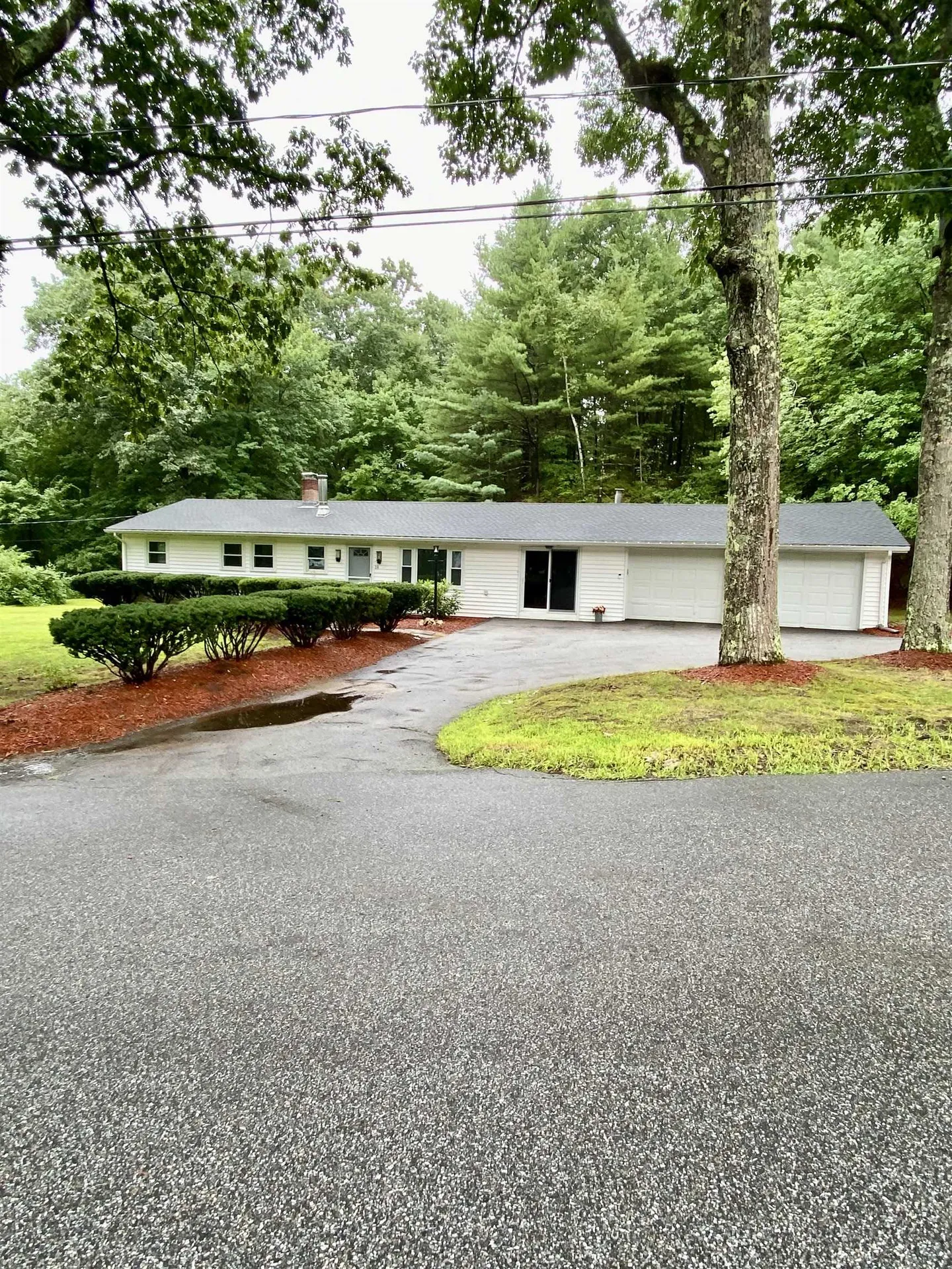 18 West Stearns Avenue Hooksett NH 03106