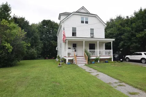 37 Oak Street Newport NH 03773