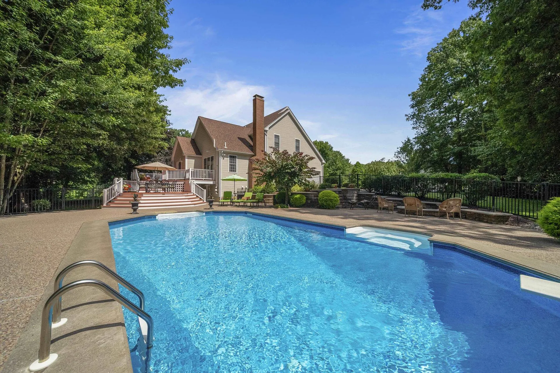 8 Twin Oaks Drive Atkinson NH 03811