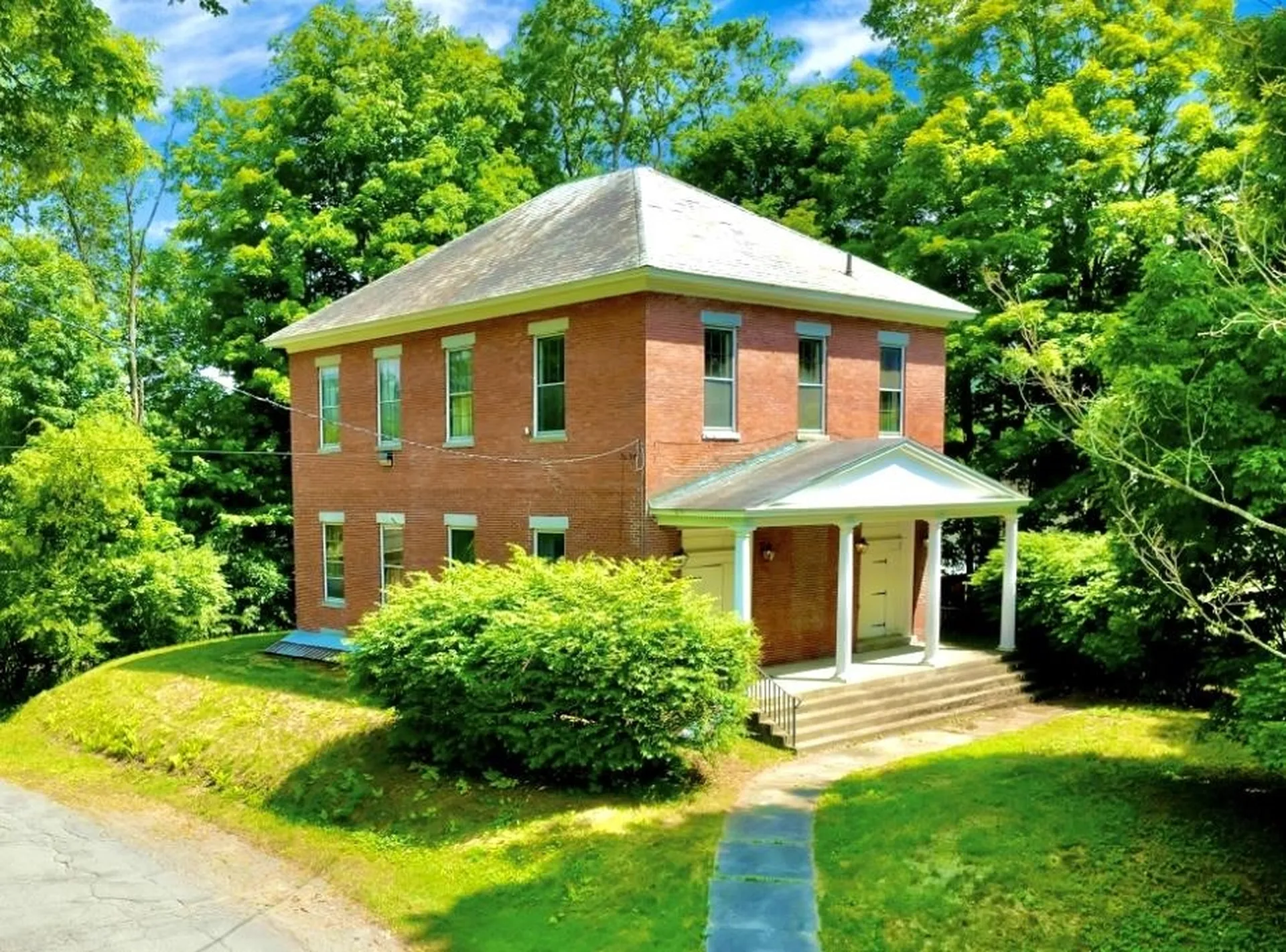 25 Putnam Street Claremont NH 03743