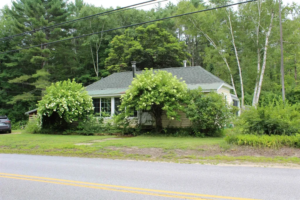 118 Waukewan Street Meredith NH 03253-5727