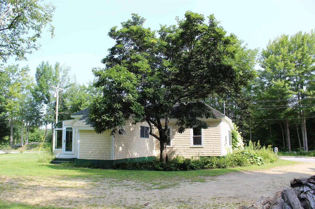 118 Waukewan Street Meredith NH 03253-5727