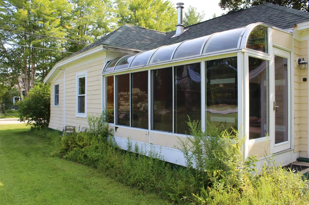 118 Waukewan Street Meredith NH 03253-5727