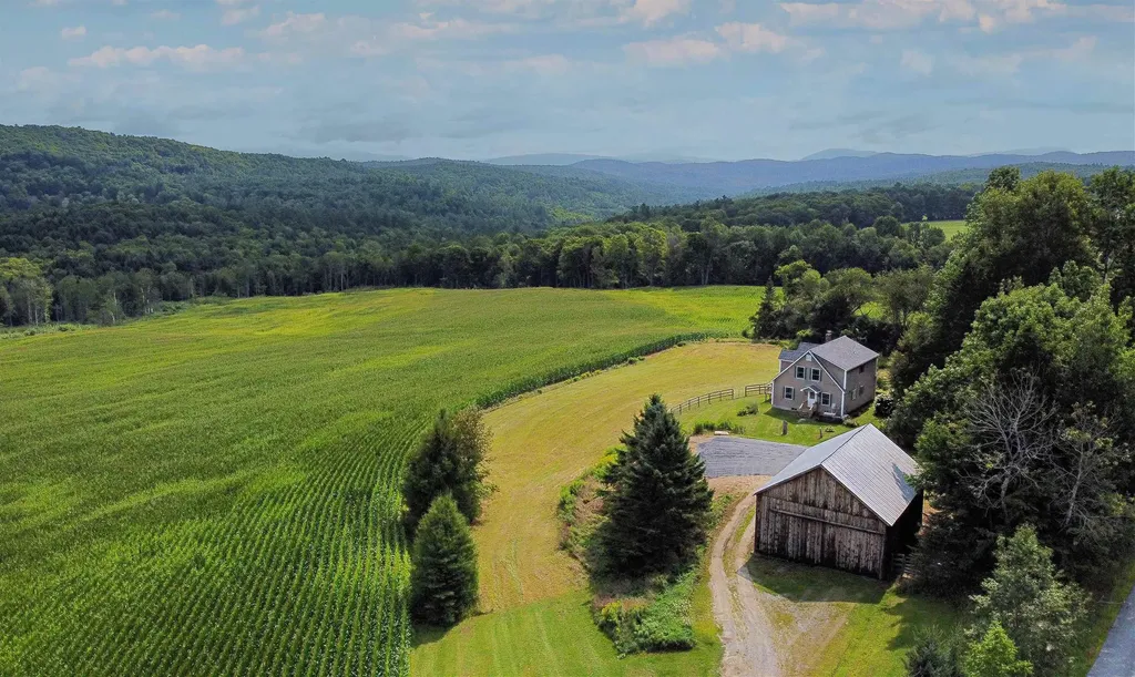 2498 Cookeville Road Corinth VT 05039