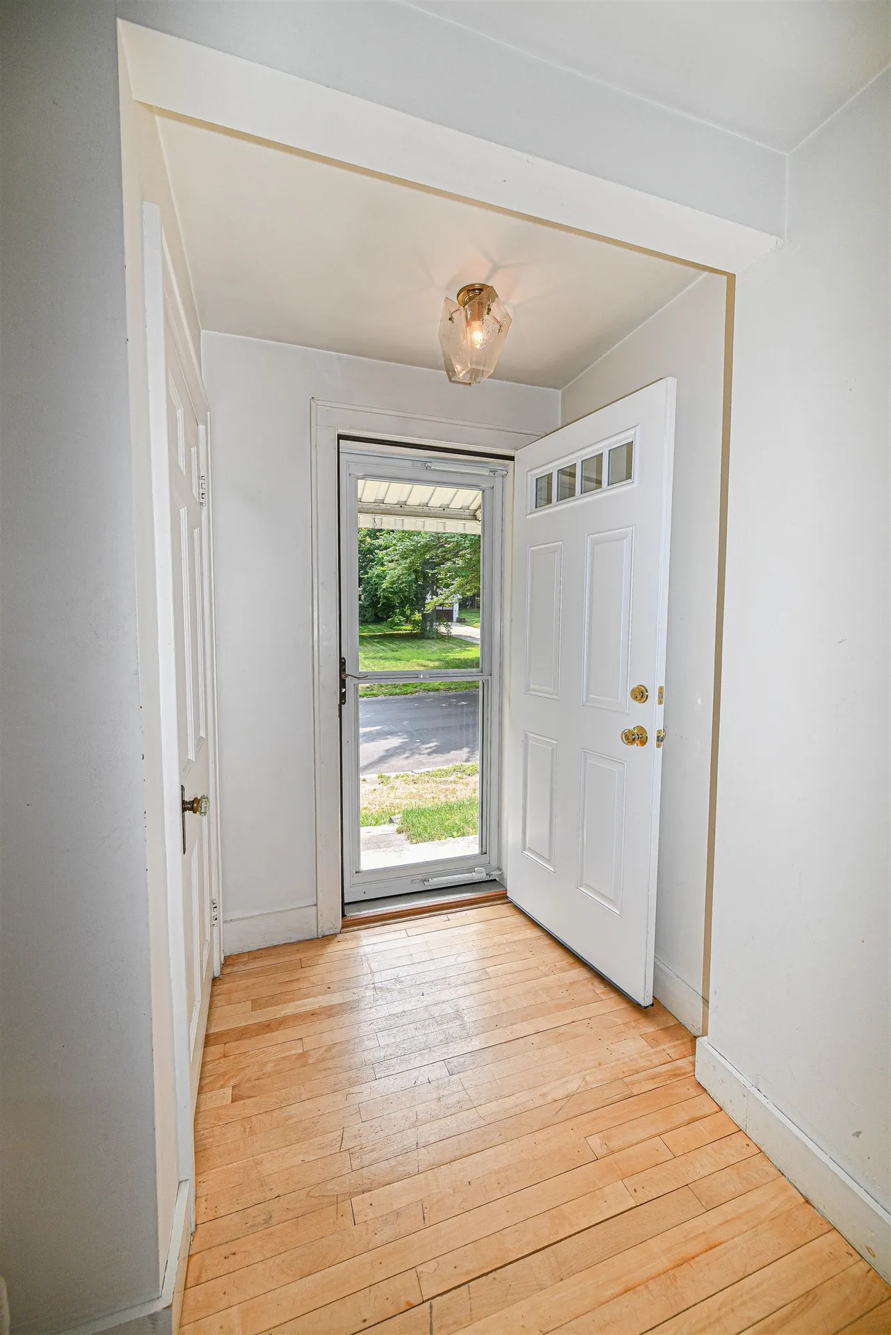 534 Vinton Street Manchester NH 03103