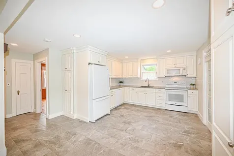 534 Vinton Street Manchester NH 03103