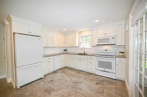 534 Vinton Street Manchester NH 03103