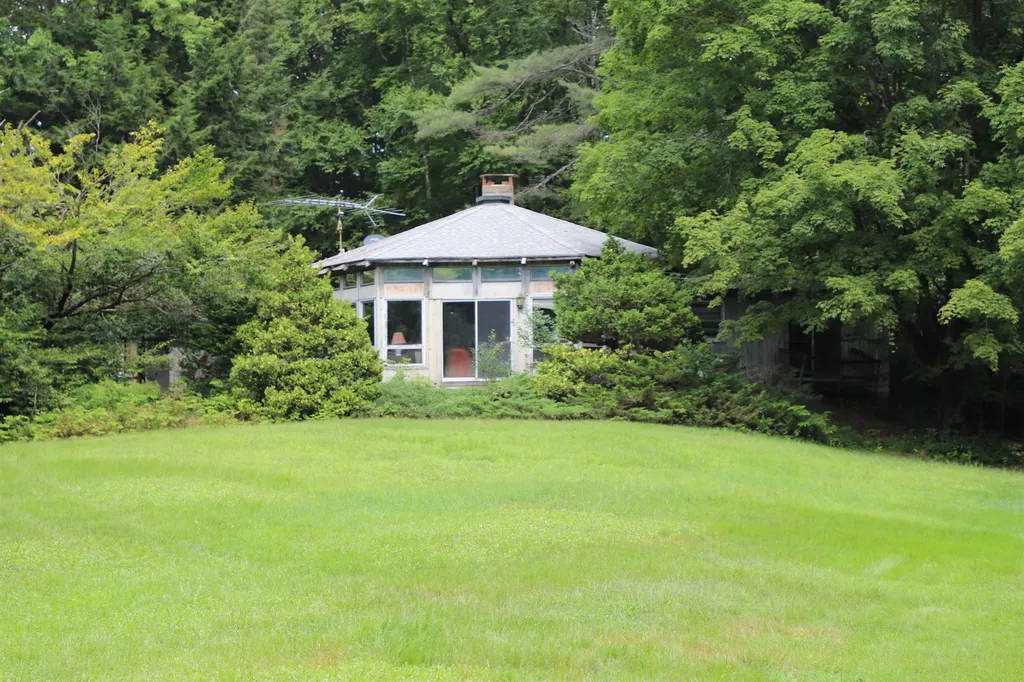 41 Miller Road Athens VT 05143