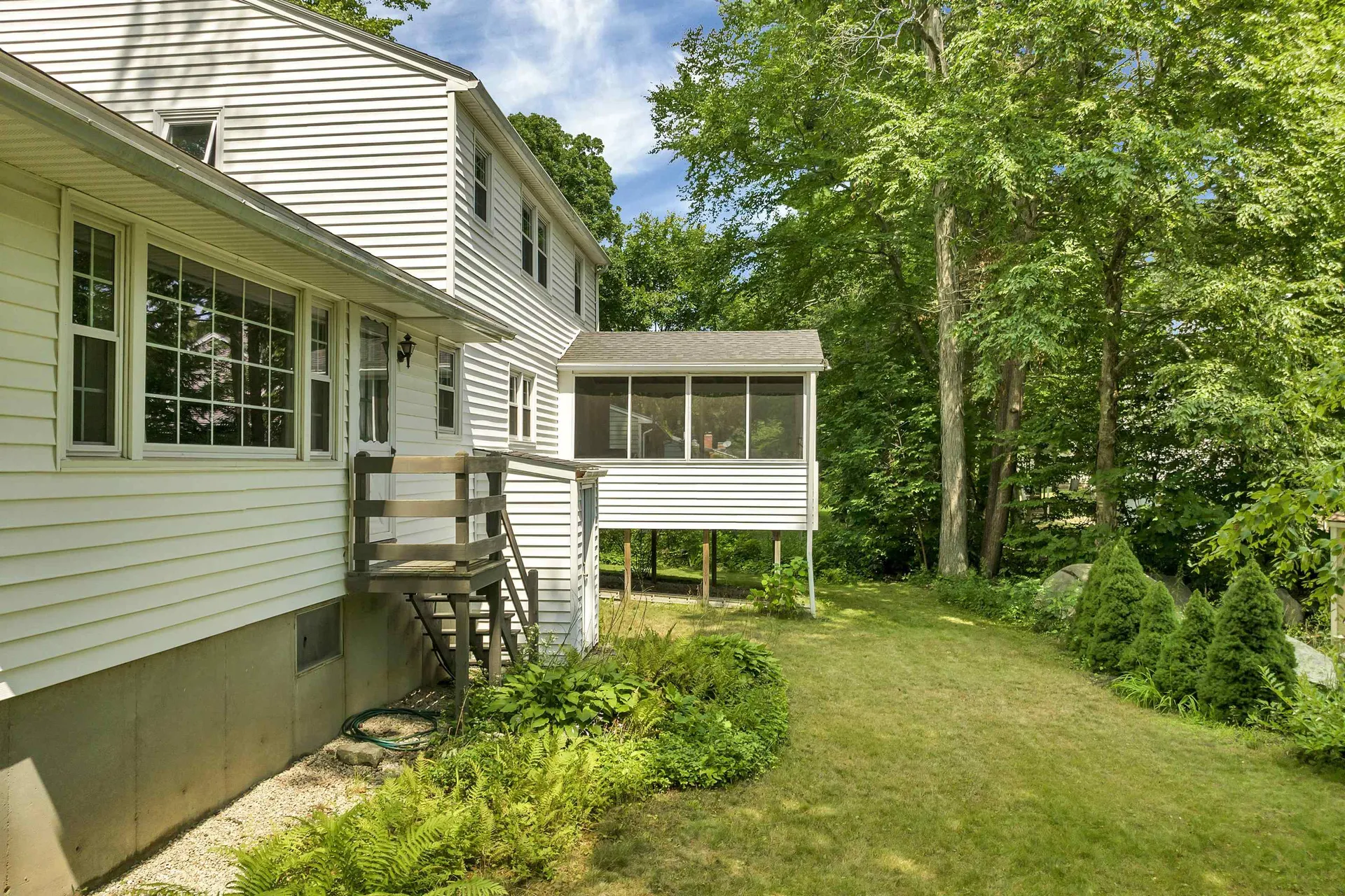 17 Longwood Drive Hampton NH 03842