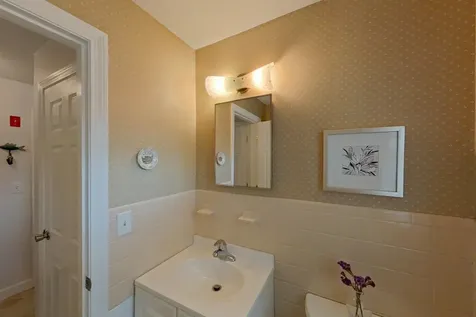 17 Longwood Drive Hampton NH 03842