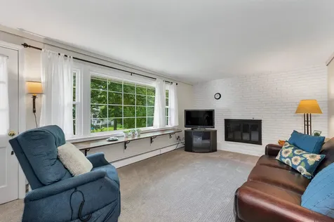 17 Longwood Drive Hampton NH 03842