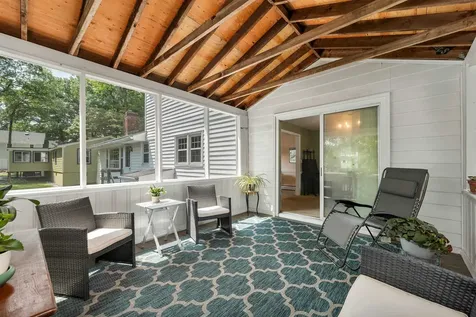 17 Longwood Drive Hampton NH 03842