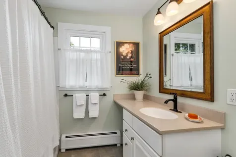 17 Longwood Drive Hampton NH 03842